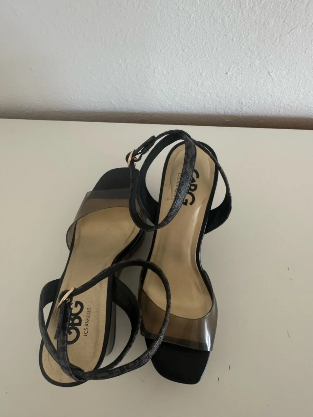 GBG Los Angeles wedge heels